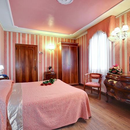 Locanda Antico Fiore Венеція Екстер'єр фото