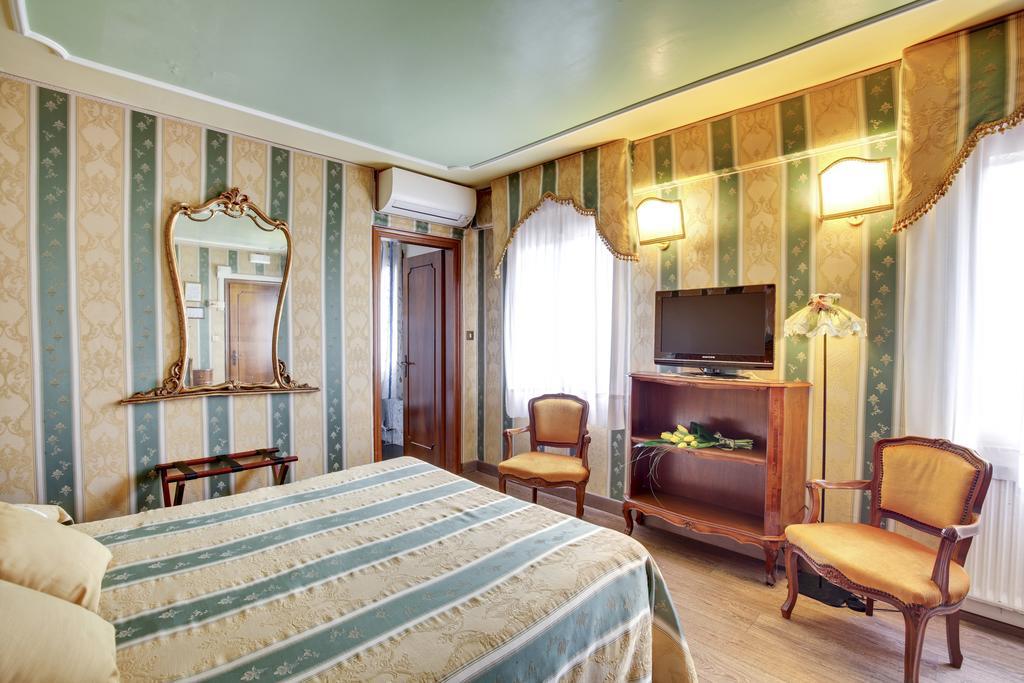 Locanda Antico Fiore Венеція Екстер'єр фото