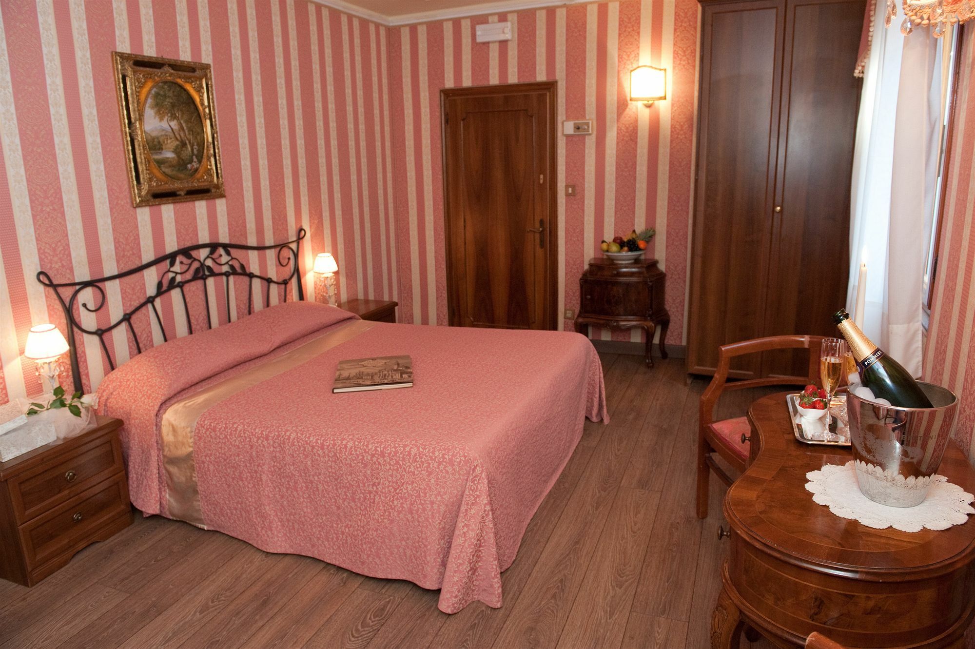 Locanda Antico Fiore Венеція Екстер'єр фото