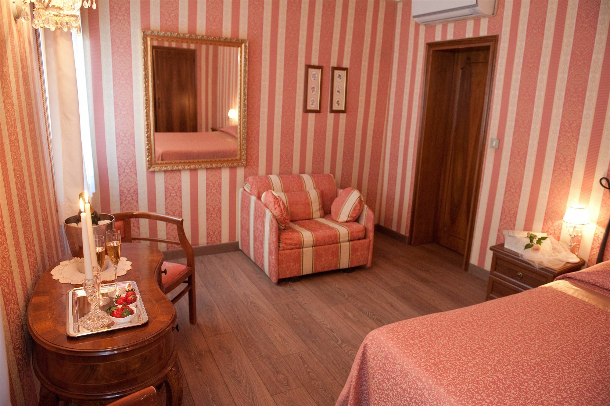 Locanda Antico Fiore Венеція Екстер'єр фото